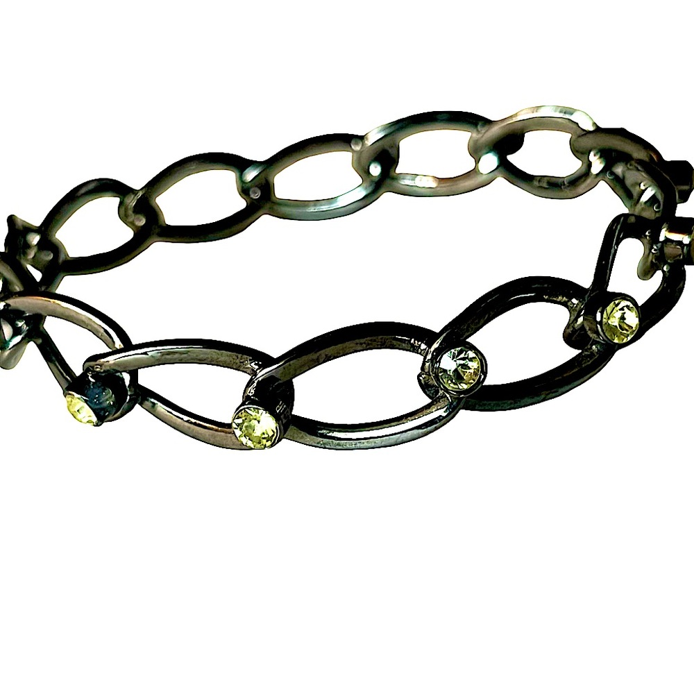**Beautiful Vintage Silver Link Bangle**